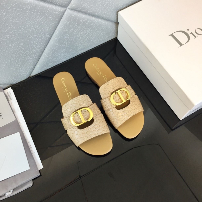 ch**an D*or slippers
